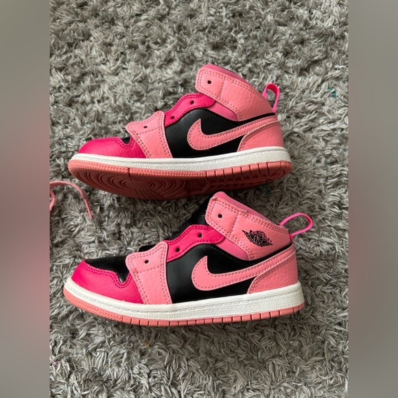 Jordan’s Toddler Girls Size 10c - Picture 6 of 14